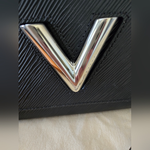 Near perfect condition - Louis Vuitton Twist MM - Picture 16 of 16